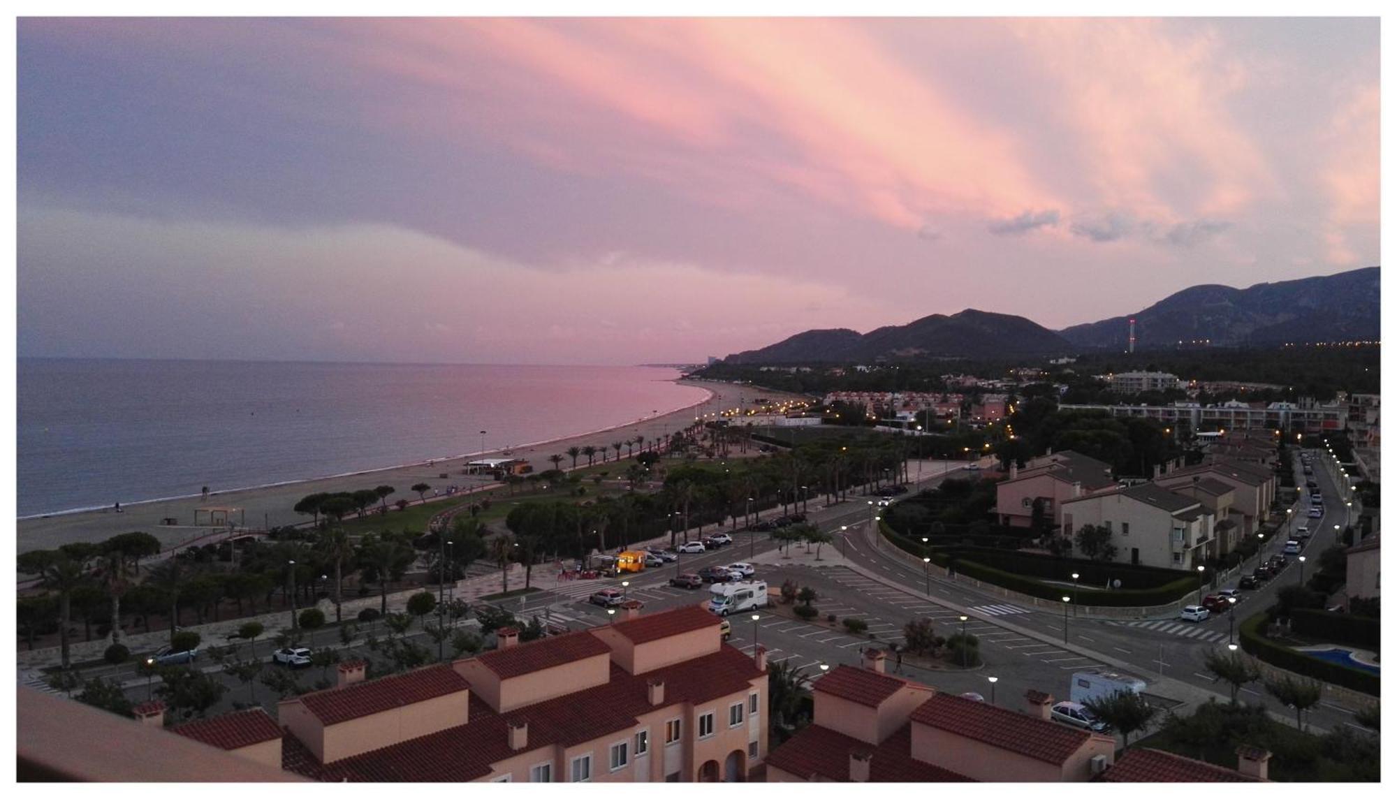 Apartamento Con Terraza, Vistas Playa Y Montana L'Hospitalet de l'Infant Exterior foto