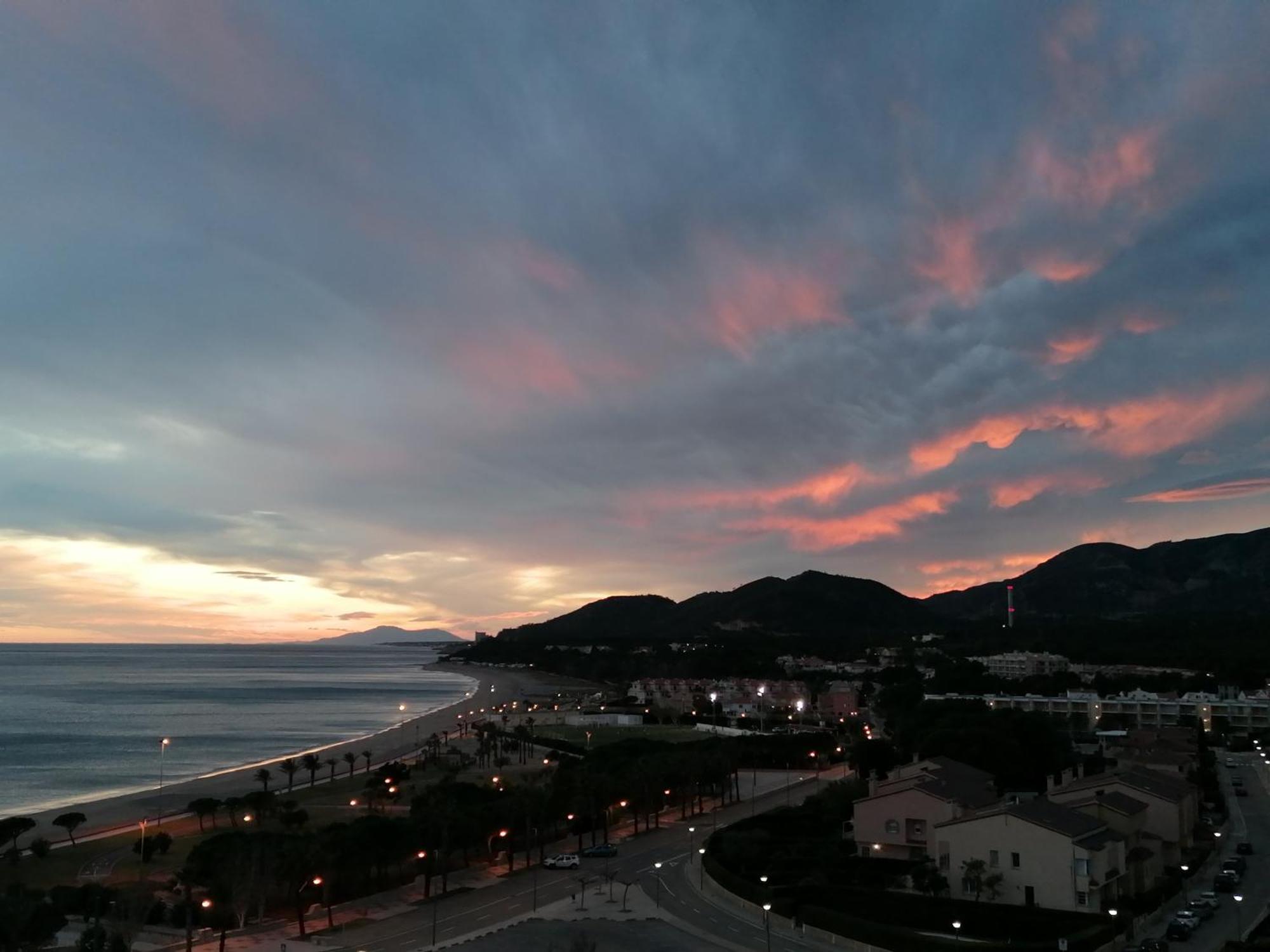 Apartamento Con Terraza, Vistas Playa Y Montana L'Hospitalet de l'Infant Exterior foto