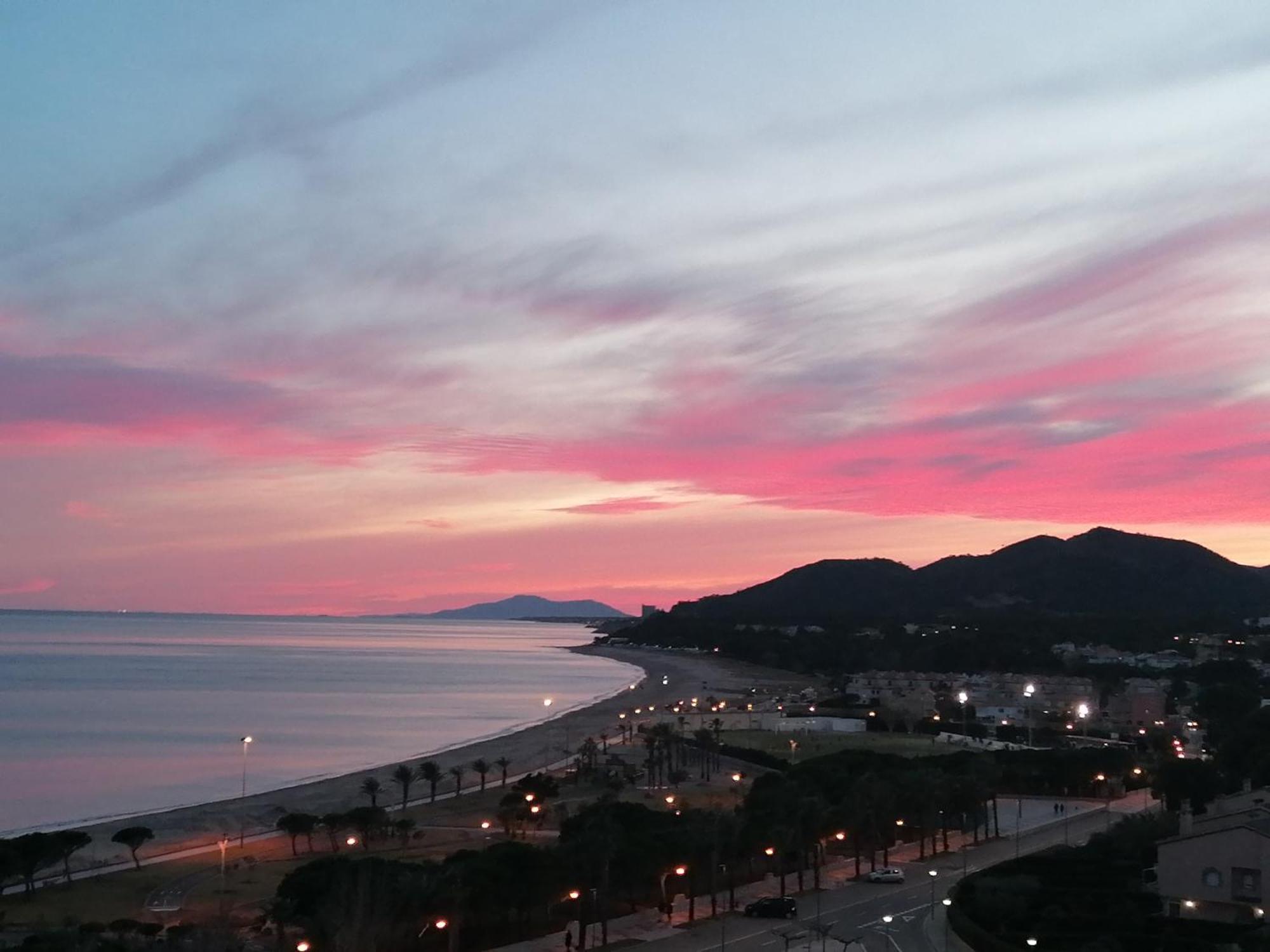Apartamento Con Terraza, Vistas Playa Y Montana L'Hospitalet de l'Infant Exterior foto