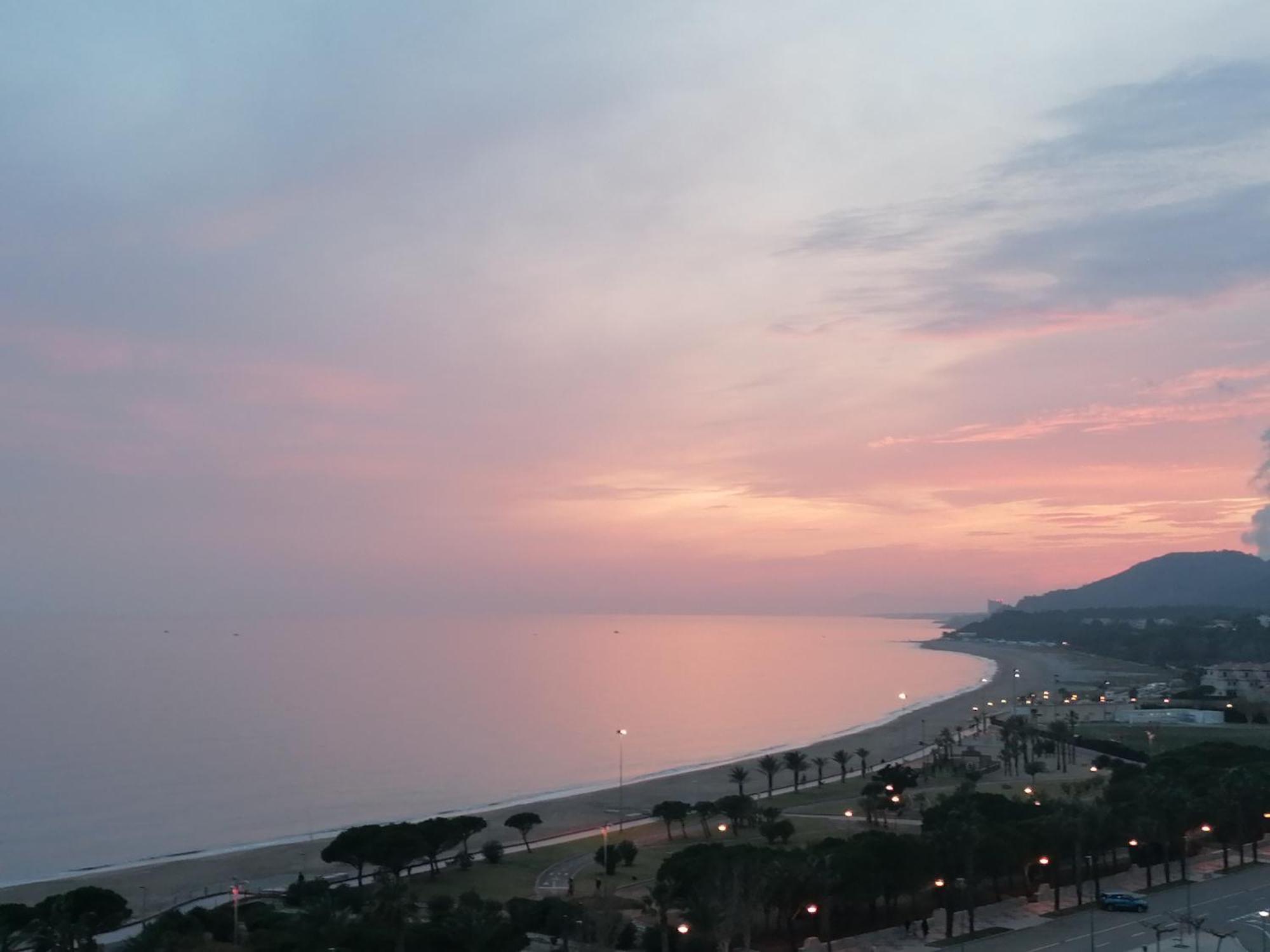 Apartamento Con Terraza, Vistas Playa Y Montana L'Hospitalet de l'Infant Exterior foto